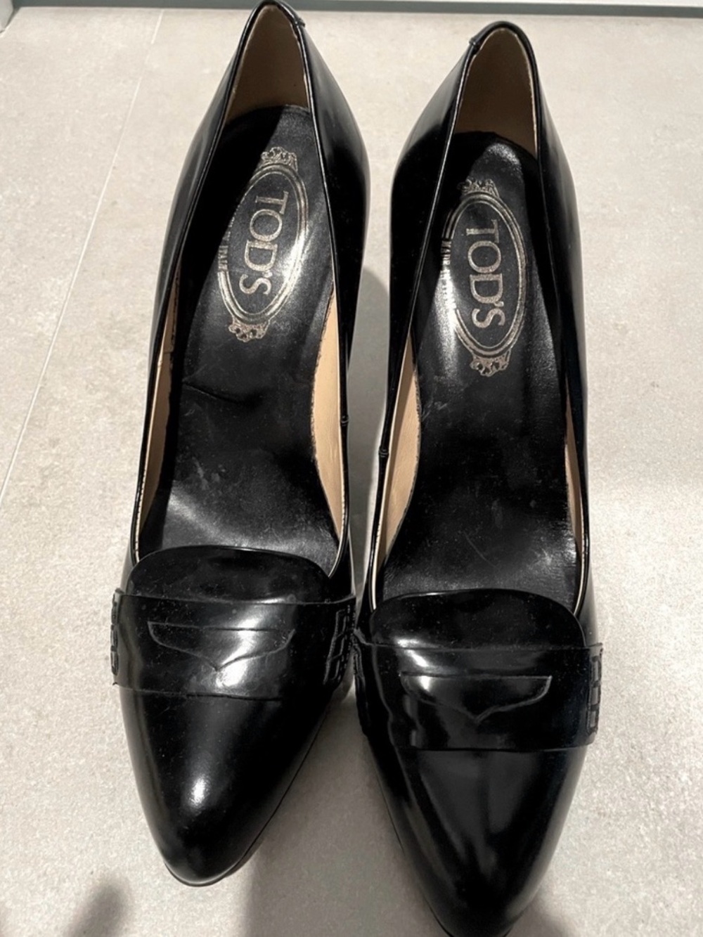 Tod's Black Patent Leather Pointed Toe Pumps with Moc Toe Detail